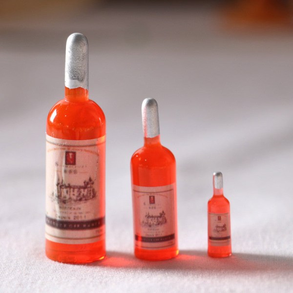 Miniature Møbler Legetøj Dukker Hus DIY Dekoration Tilbehør Mini vinflasken Pink 4.5x17.5mm