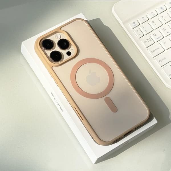 Deksel til iPhone 17 Desert Gold Transparent Magnetisk