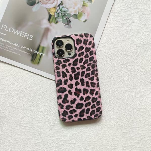 Skal för iPhone 17 Pro Rosa Leopardtryck Halvtäckande Textur