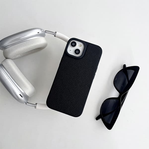 Etui til iPhone15 stor pore læder tekstur enkelt skal sort solid silikone tynd simpel ha