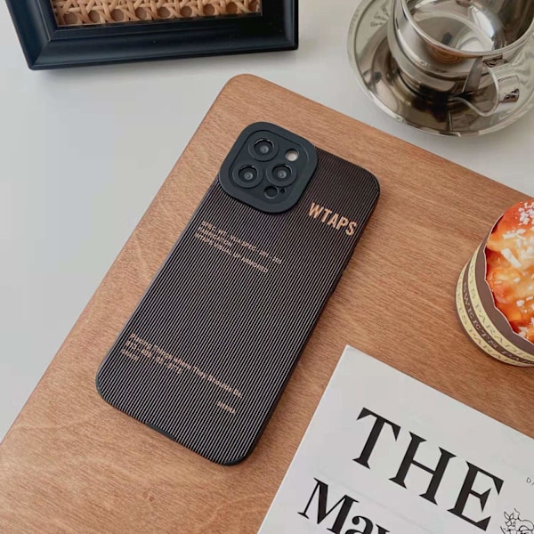 Etui til iPhone 14pro 6.1 retro svart WTAPS [vertikal lærstruktur] trendy nisje myk full