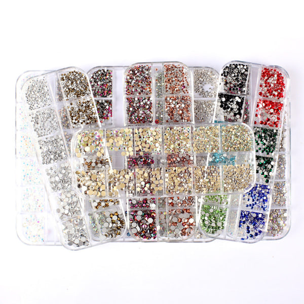 Negledekorasjoner for Nail Art 12 Ge Mei Jia flatbunnet Rhinestone Langeske Magisk Farge Blandet Pakke 1440 stk. 12 grid manicure jewelry-05