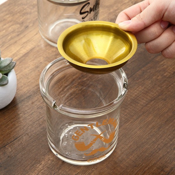 Tuhkakuppi Home Trend Glass Creative Office Olohuone Savunkestävä suppilo Tuhkakuppi Golden funnel type