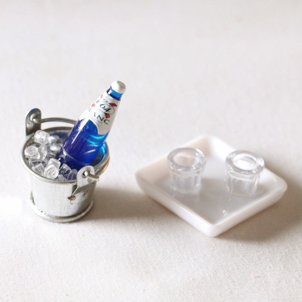 Miniaturemøbler Legetøjsdukker Hus gør-det-selv-dekorationstilbehør Minijernspand Isterning-vinflaske Type D