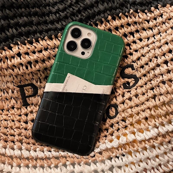 Etui til iPhone 13 Sort og grønt krokodillemønster dobbelt kortslot læder trendy halv etui