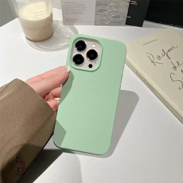 Etui til iPhone 17 Pro Pistachio Green+ solid silikon full dekning, fallsikkert, ensfarget