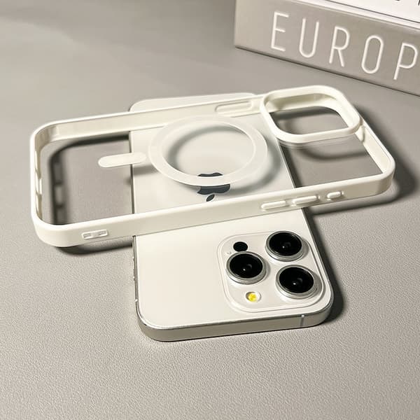 Deksel til iPhone 17PRO Hvit transparent magnetisk