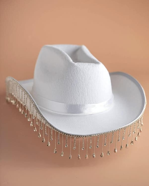 Vit cowboyhatt för kvinnor, med glänsande strassfransar