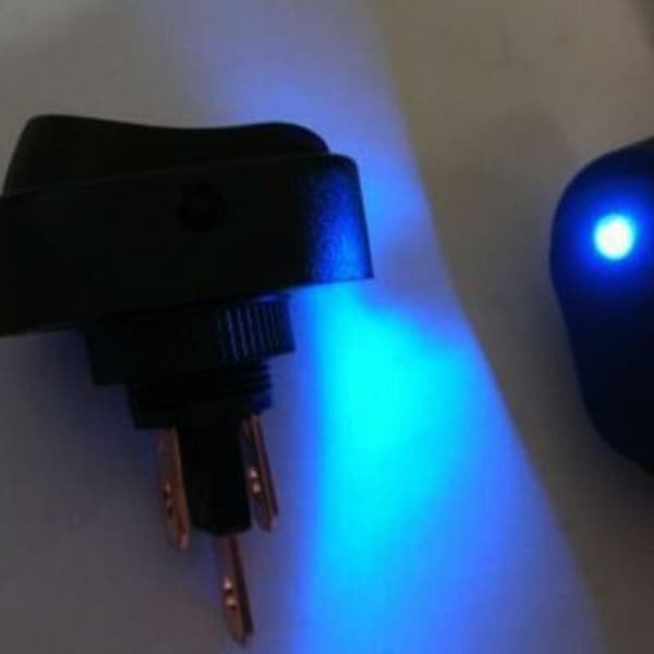 Stykker 12V 30A Blå LED Belyst Vippebryter Trykknapp Tåke På/Av 3-pinners