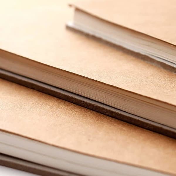 2 kpl A5/A4 luonnoskirjoja, kovakantinen, kierresidottu, 160g