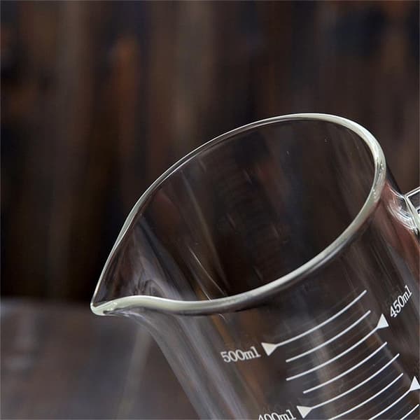 Mätkopp i borosilikatglas med pip 500 ml