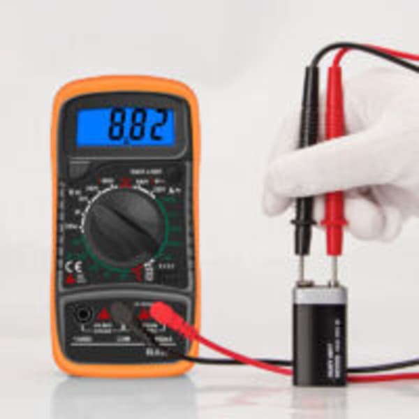 XL830L 2000-talls digitalt multimeter Mini multimeter batteritester Strømspenning AC DC Motstand Summer Transistor Voltmeter Amperemeter med..