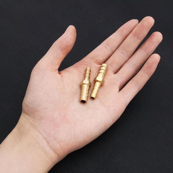 2 stk. messing modhagere reducerende slangefitting lige forbindelse 8 mm til 6 mm til bådluftslange