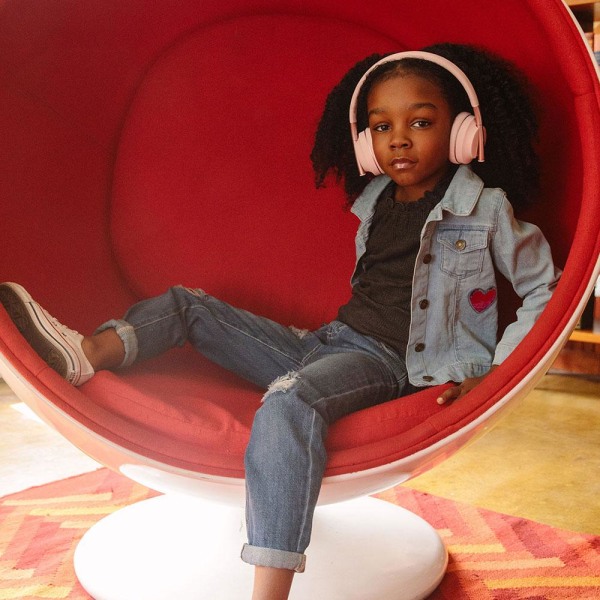Happy Plugs Play - Volum begrenset Bluetooth-hodetelefoner for barn Rosa Guld