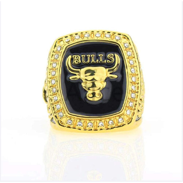 Set med 6 NBA Bulls Championship Replica Ring från Display Box