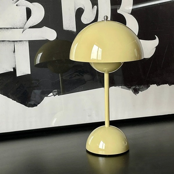 2023 Ny dansk blomknopp bordslampa retro bordslampa amerikansk bordslampa uppladdningsbar bordslampa touch nordisk dekorativ bordslampa warm light Chrome