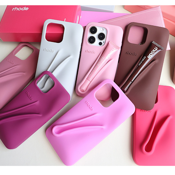 Rhode 2-i-1 Silikoneetui med Lipgloss Holder til iPhone i 9 Farver, Salty Tan salty tan iphone16Pro