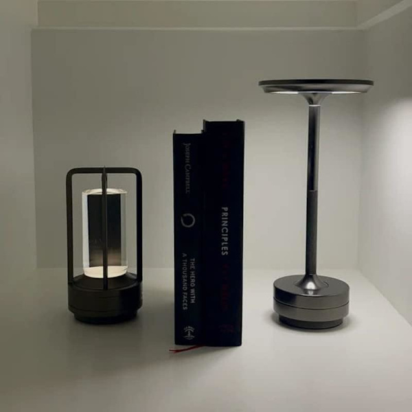 Sladdlös I-formad metallisk bordslampa med touchsensor, 3 färger dimbar laddningsbar skrivbordslampa Silver & Gold 2pcs