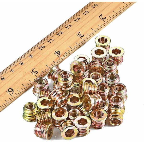 40 M8x15mm Puuruuvikierreinsertit - Kuusikulmaiset puumutterit