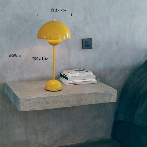 2023 Ny dansk blomknopp bordslampa retro bordslampa amerikansk bordslampa uppladdningsbar bordslampa touch nordisk dekorativ bordslampa warm light Light sand color