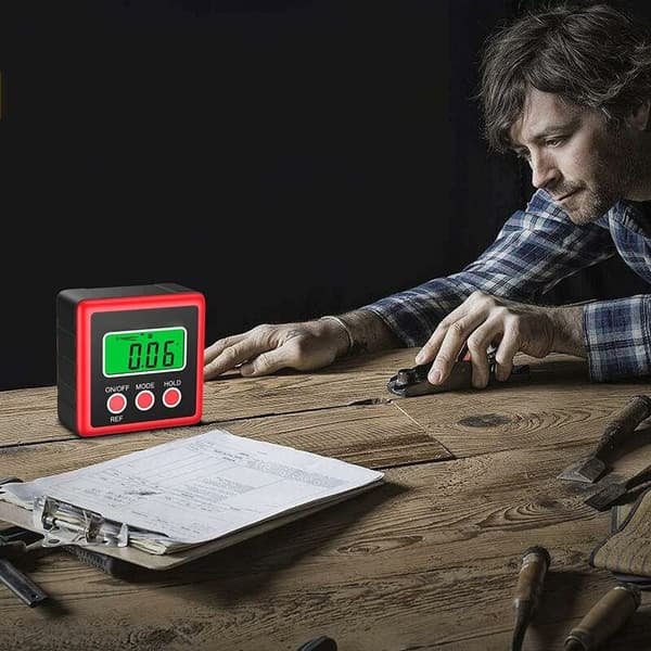 Digitalt vater, LCD, magnetisk base, IP54, rød