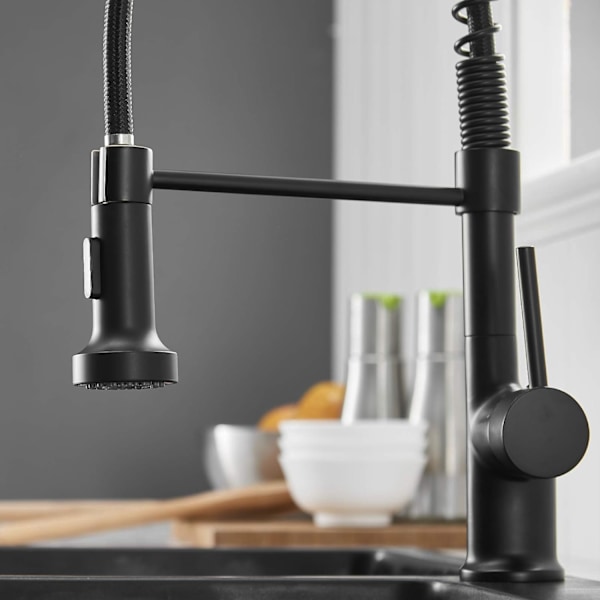 Svart kökskran med duschfunktion, 360° roterbar, enhandsfatblandare