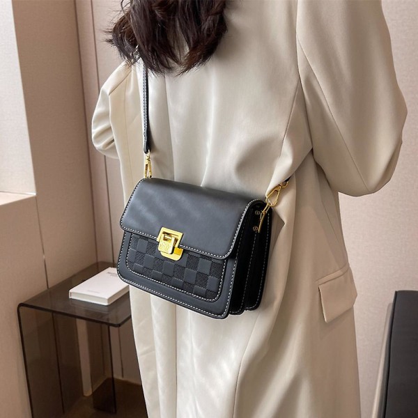 Joker Fashion Axelväska Röd Kuvert Mini Pu Handväska Ny Nisch Design Hinkväska