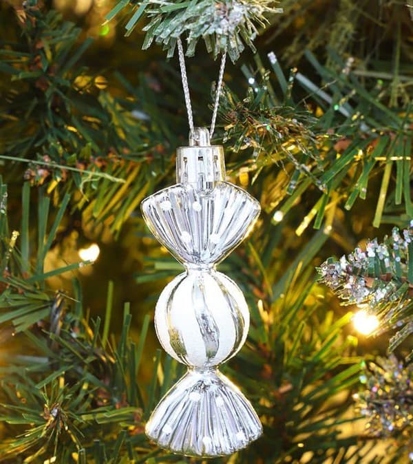 Sett med 8 cm mini godteri-formede julekuler – Dekorert med glitter og gnister – Julepynt (sølv)
