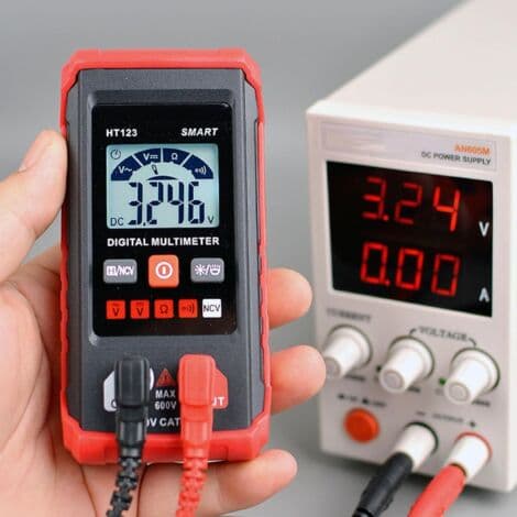 Automatisk digitalt multimeter – Smart Auto-modus – Berøringsfri spenningsdeteksjon – Overbelastningsbeskyttelse – Bakgrunnsbelyst display – HT123