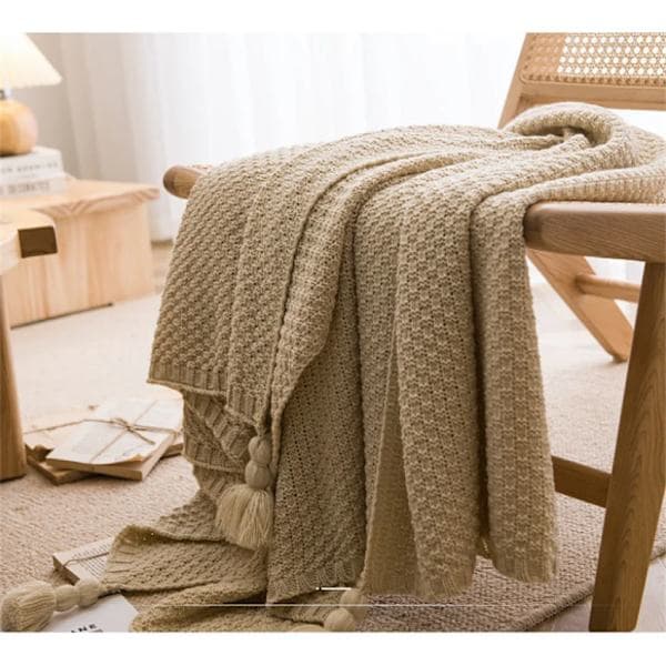 Nordisk senge- og sofateppe, grovstrikket, frynsete sengeteppe, ensfarget bakside, preget, kamel 110x150 cm