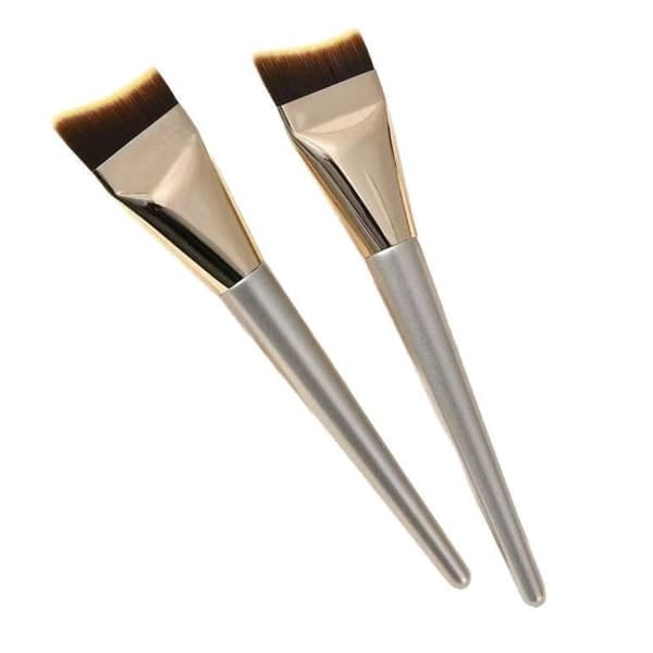 Fishtail foundationborste 2-pack guld böjda syntetiska borstar för sömlös applicering av flytande & kräm