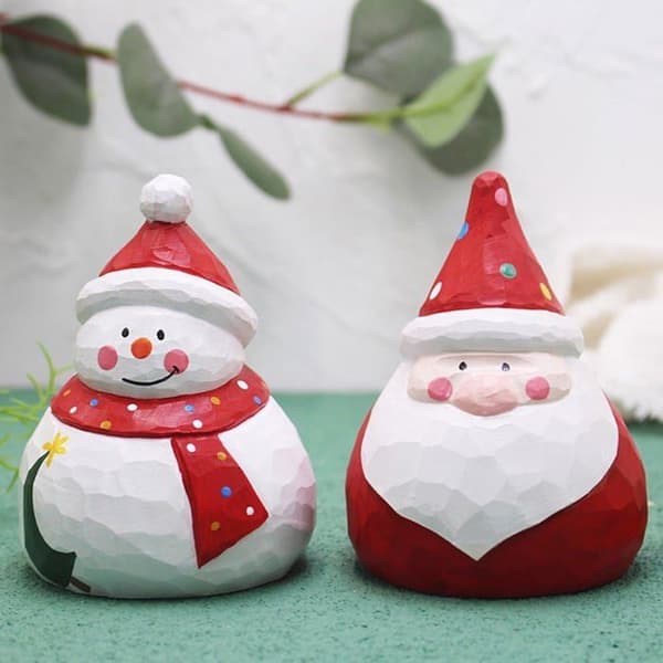 Julepynt i træ til skrivebordet, stående julemandsfigur i træ, pejsedekoration, julemand