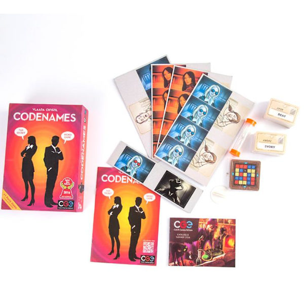 Codenames Against Humanity -lautapelikortit