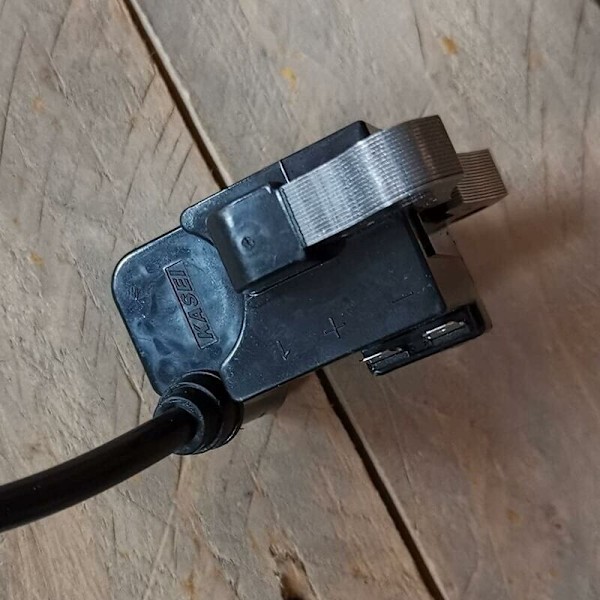 Tändspole för Röjsåg 1E36F-2E 1E36F-2E.2 TLE33 KASEI CG330 BC330 H779