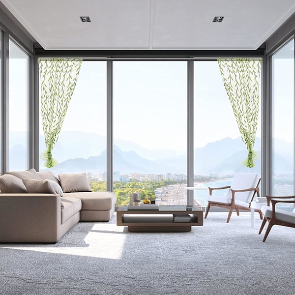 Blomstrete, transparente dekorative gardiner for soverom og stue