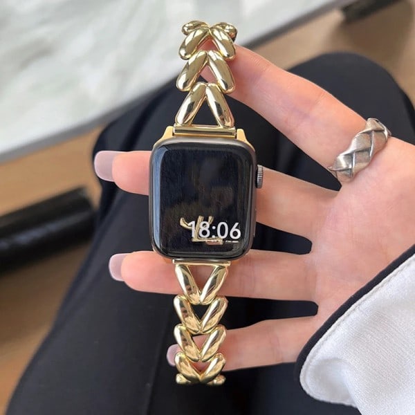 Ylellinen sydänaiheinen metallihihna Apple Watch -rannekkeeseen Ultra 44mm 45mm 41mm 40mm 49mm Naisten ranneke iWatch Series 9 8 7 6 SE 5 3 Musta 38mm 40mm 41mm Black 38mm 40mm 41mm