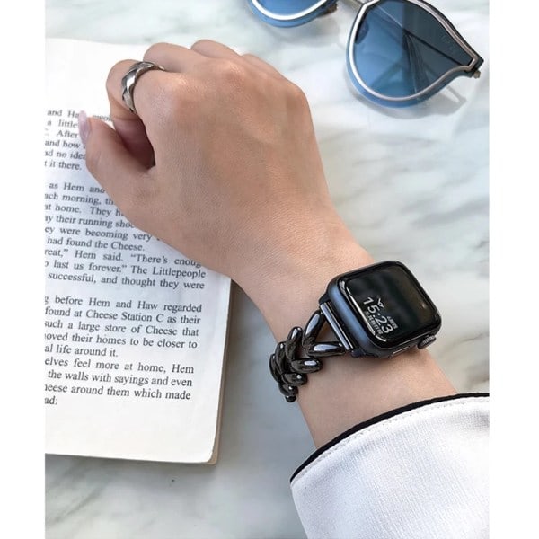 Ylellinen sydänaiheinen metallihihna Apple Watch -rannekkeeseen Ultra 44mm 45mm 41mm 40mm 49mm Naisten ranneke iWatch Series 9 8 7 6 SE 5 3 Musta 38mm 40mm 41mm Black 38mm 40mm 41mm