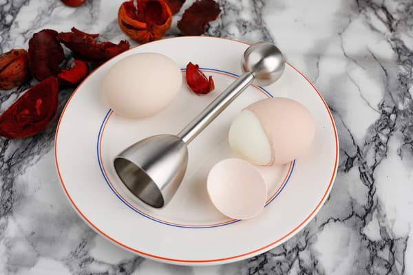 Eggkutter i rustfritt stål for myke kokte egg, skallskiller