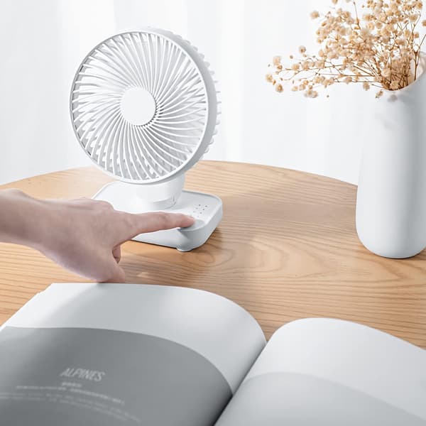 Bordsfläkt 4 Hastigheter Tyst 90° Variabel Mini Skrivbordsfläkt USB Uppladdningsbar Perfekt för Sovrum (Vit)
