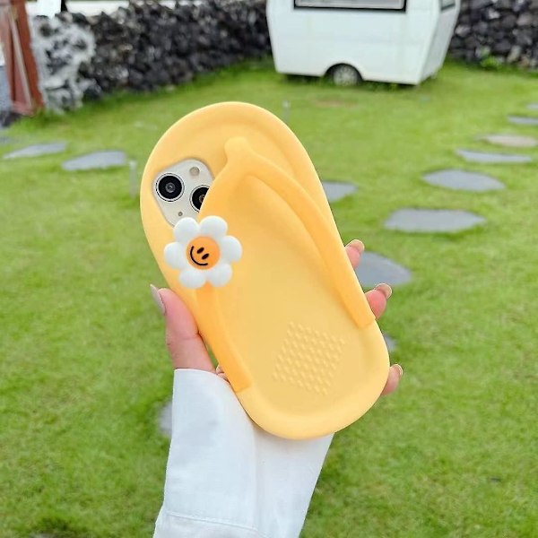Kawaii Mobilskal Passar iPhone 14, Sött Tecknat Gula Tofflor Mobilskal med Blomma Flip Flops Mobilskal 3D Skal