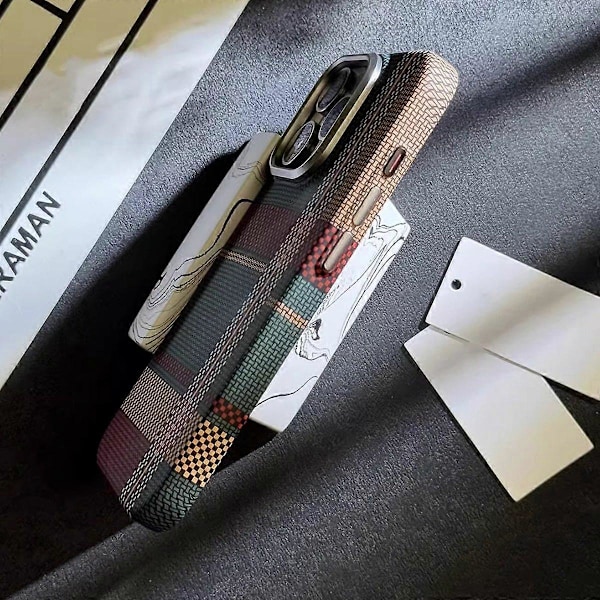 För iPhone 15 Pro Max PC-skal Kolfibertextur Mobilskal Kompatibelt med MagSafe