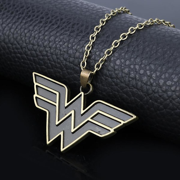 Wonder Woman W-bokstav halsband stickad kedja filmtillbehör gold