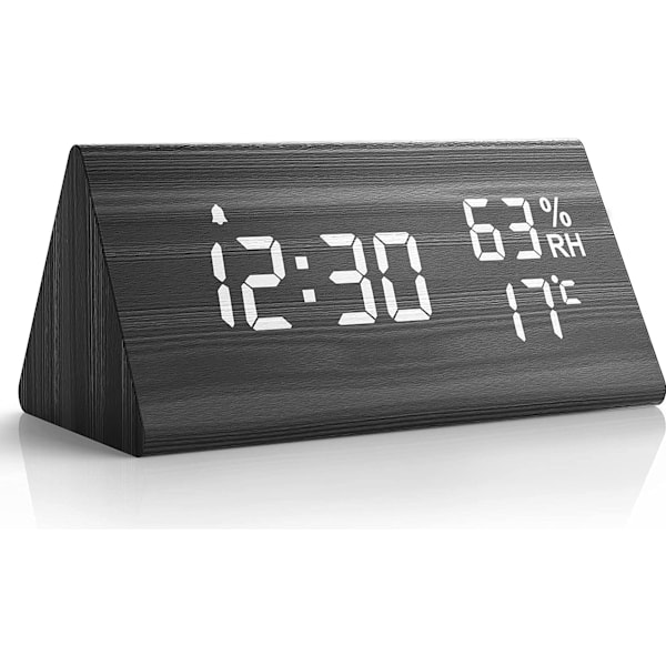 Digital väckarklocka med LED-display och träsiffror