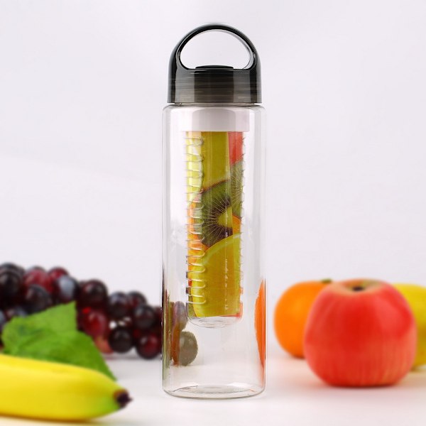 Hedelmäinfuusiopullo Muovinen juomapullo 700ml black