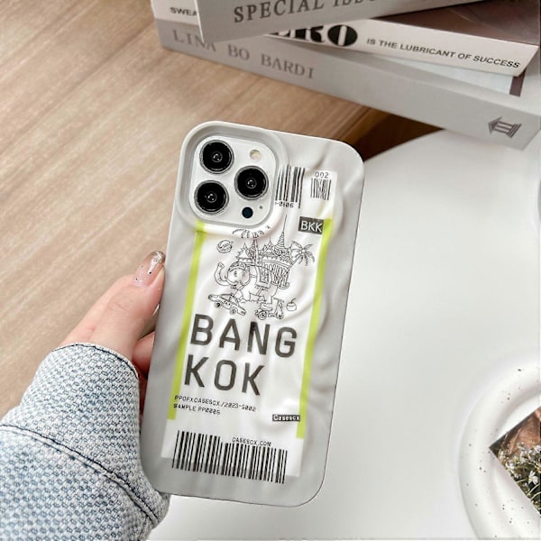 iPhone 15 Pro Max -puhelimen kuori, jossa on valaiseva lentolippukuvio ja TPU-puhelinkuori
