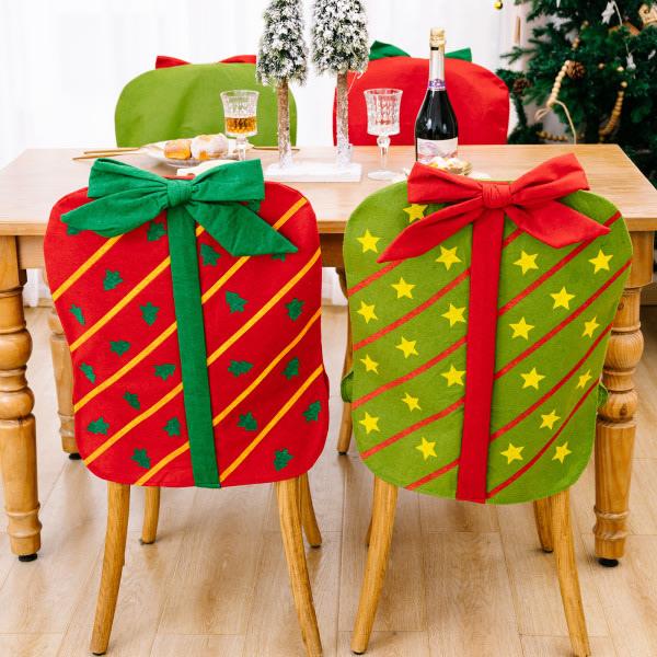 Förpackning med 2 stolsöverdrag i kartong med julrosett, 47 x 65 cm,