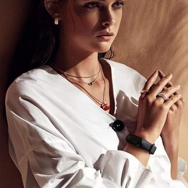 Hihna Xiaomi Mi Band 5/6:lle, klassiset ja värikkäät pehmeät silikoniset rannekkeet Amazfit Band 5:lle.