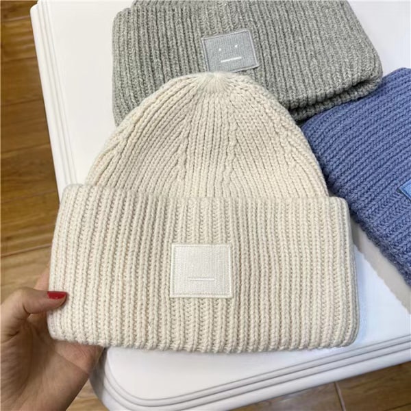 AC Smiley Villapipo pariskunnille - Neliörullattu, korkealaatuinen talvipipo beige valkoinen Etik Beige White Label