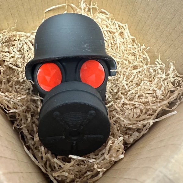Biltrailersvans hängande gasmask små ornament red