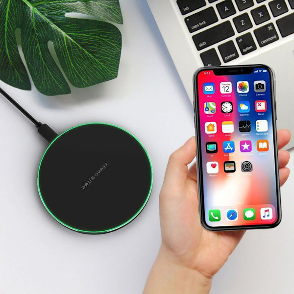 [2022 Nyaste] Snabb Trådlös Laddare, 20W Qi Snabb Trådlös Laddningsdyna Induktionsladdare med USB-C Kabel för Apple iPhone 13 12 11 XS X XR